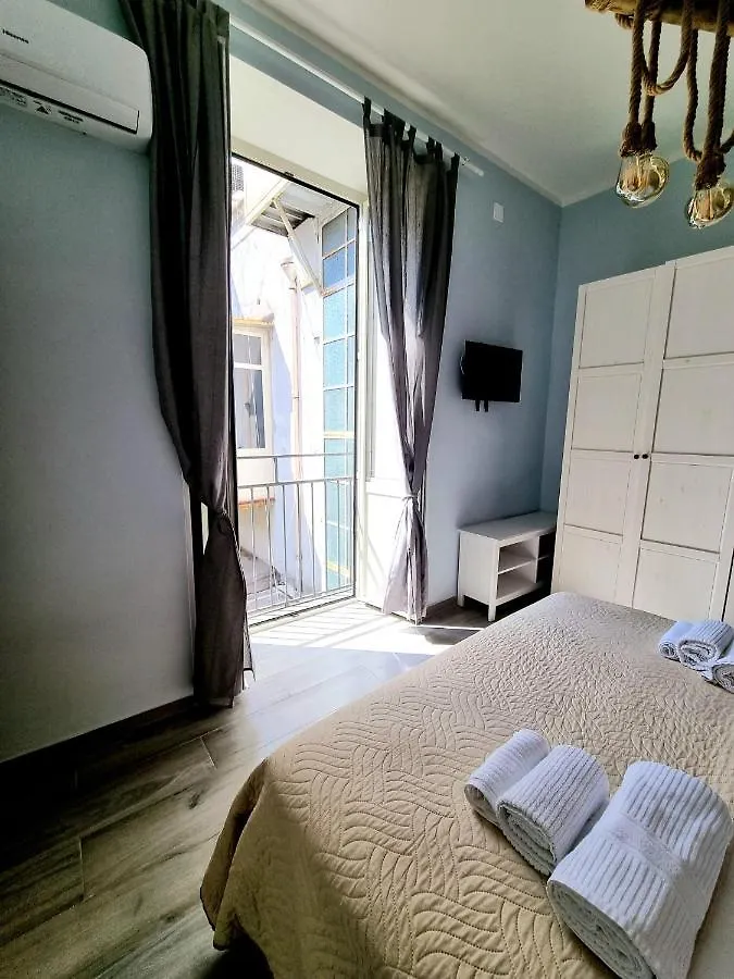 Couette-café Bed and breakfast Duomo 152 Napoli